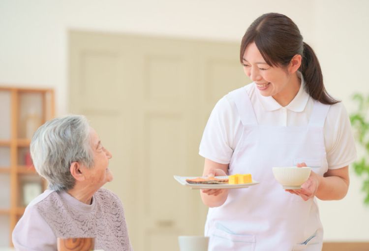 管理栄養士監修の食事サービスを提供