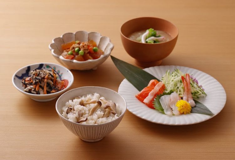 季節の食材や郷土の味を取り入れた献立づくり